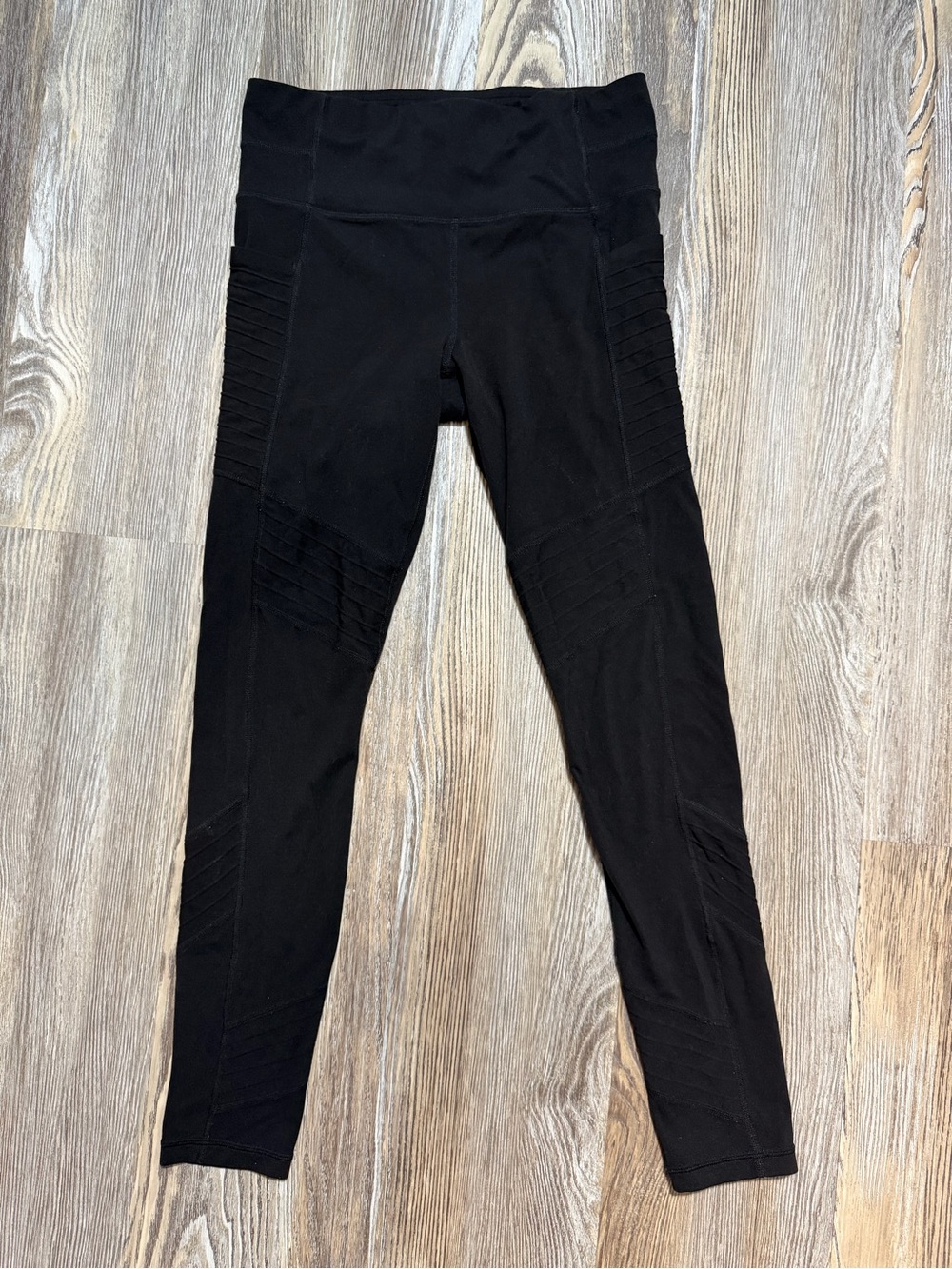 Women’s Athleta Stash Pocket Moto Tight In Powervita, size Small